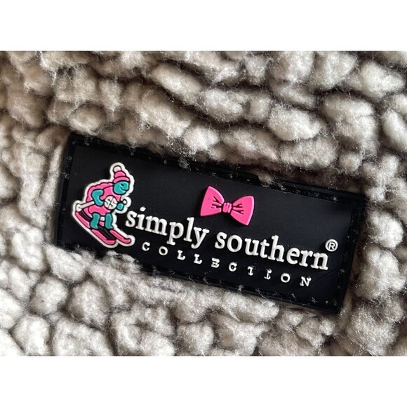 Simply Southern Size Medium Gray Turtle Sherpa Pullover - Picture 7 of 10